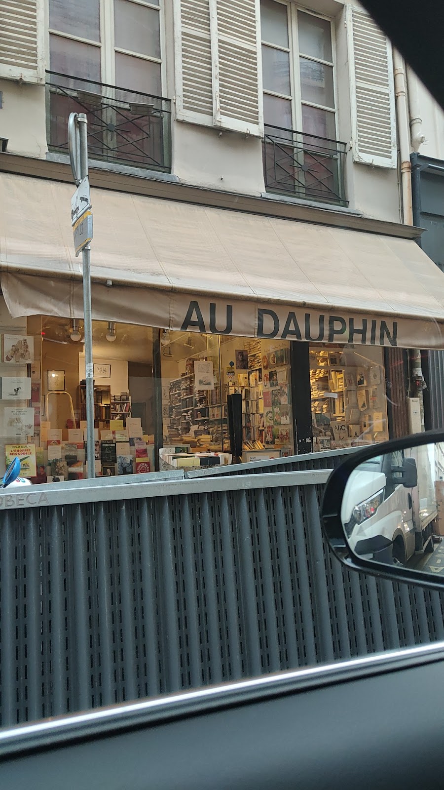 Photo de Au Dauphin sur Google Maps